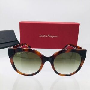 Salvatore Ferragamo Sunglasses Gancini - SF1031SL
